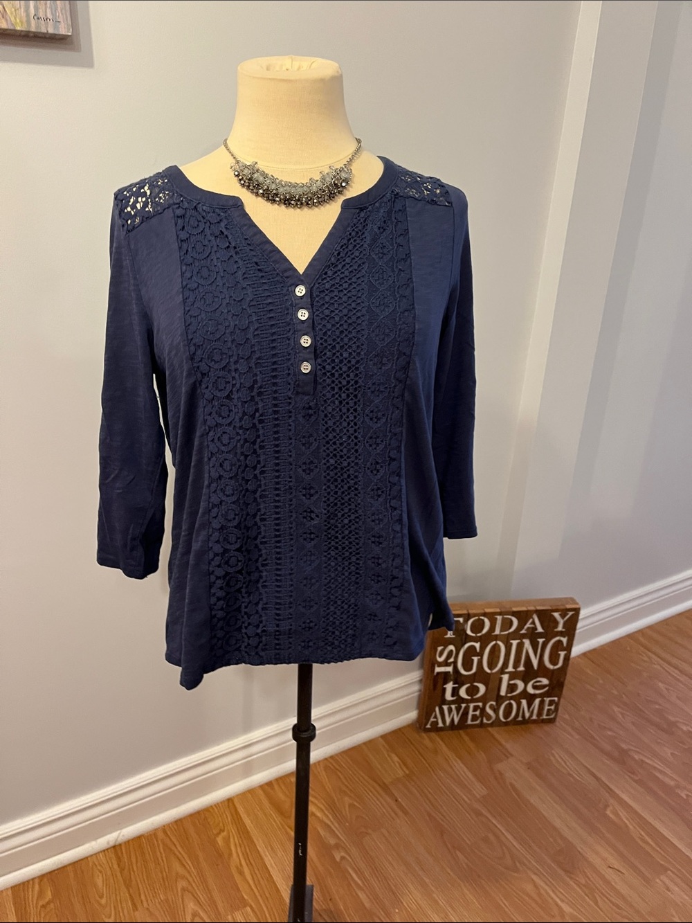 😍CLEARANCE - VERVE AMI Navy Crochet Front V Neck Long Sleeve Top LARGE
